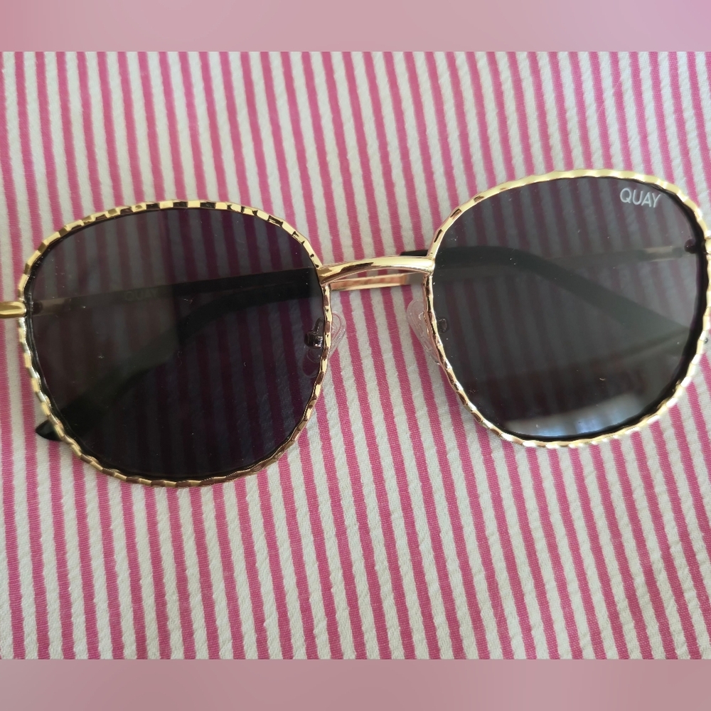 Quay Australia "Jezebel Twist" 56mm Gold Frame Black Lens Sunglasses
